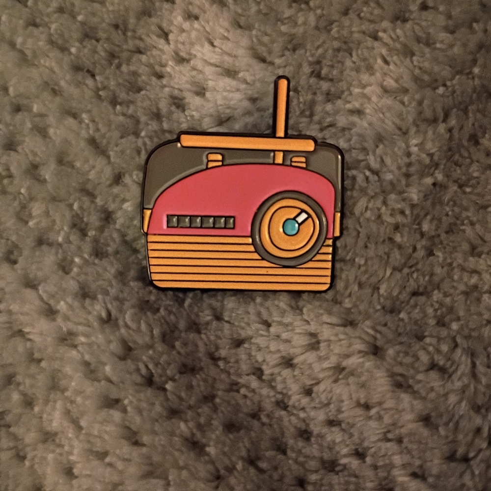 Retro Radio Kids Pin - Red and Brown